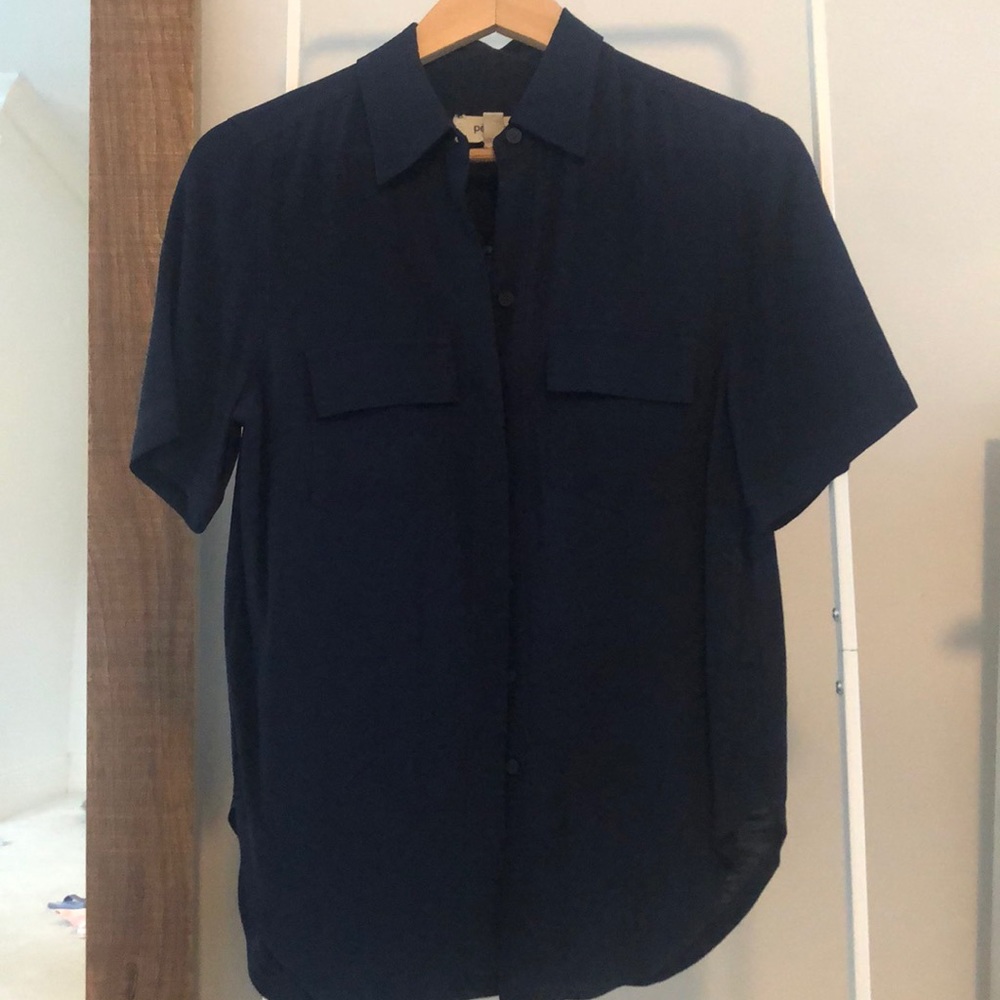 Short sleeve collared shirt